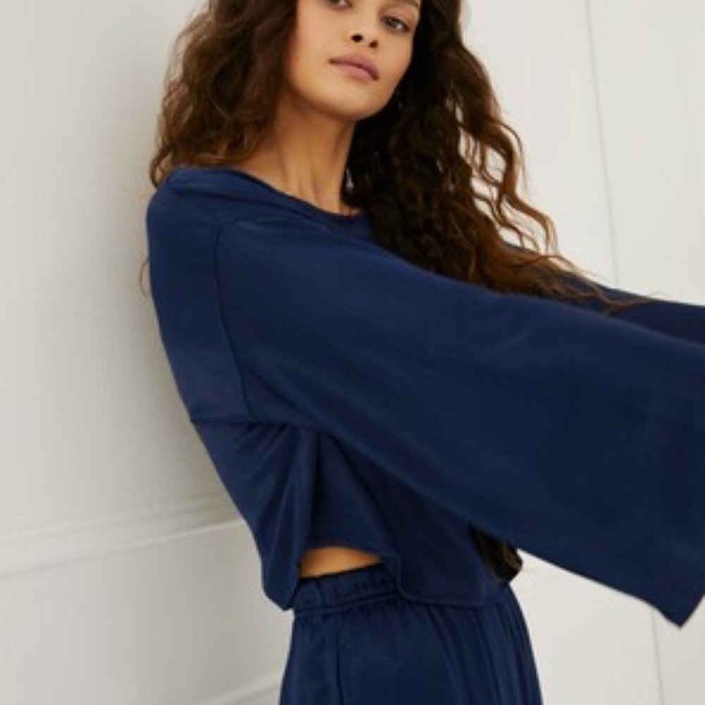 Something Navy Silky Long Sleeve Cropped Top size Small